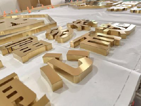 灵山拉丝不锈钢字的特点。